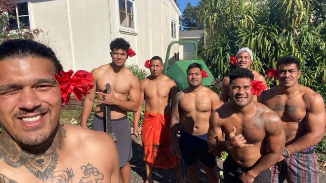 Manuma Samoa rugby team at compound in Auckland - enlarge